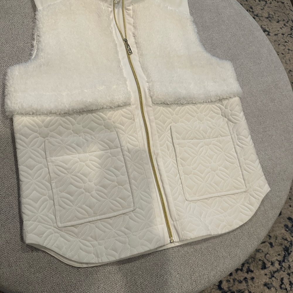 Lilly Pulitzer Luxletic Davenport Vest - size m